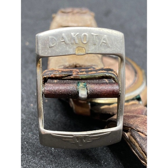 Vintage United Colors of Benetton by Bulova Leather band Dakota watch main image 4